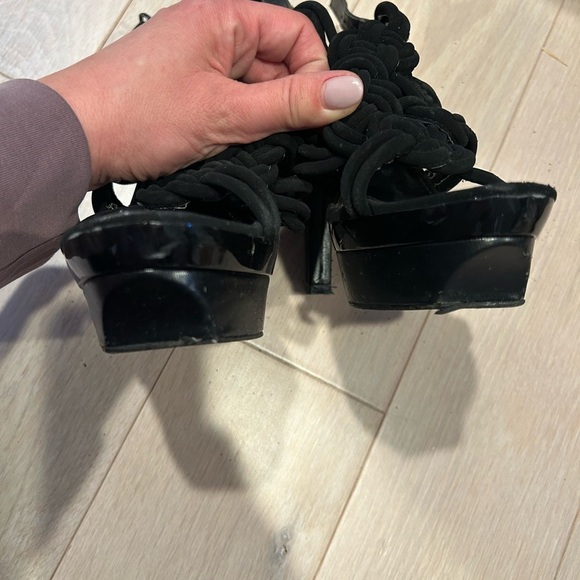 Colin‎ Stuart Knotted Black Platform Heels - Picture 5 of 7